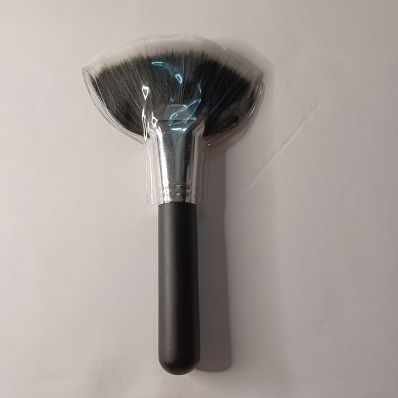 Morphe M495 Duo Deluxe Fan Brush Finishing Fallout Duster Contour Authentic NEW - Picture 4 of 6